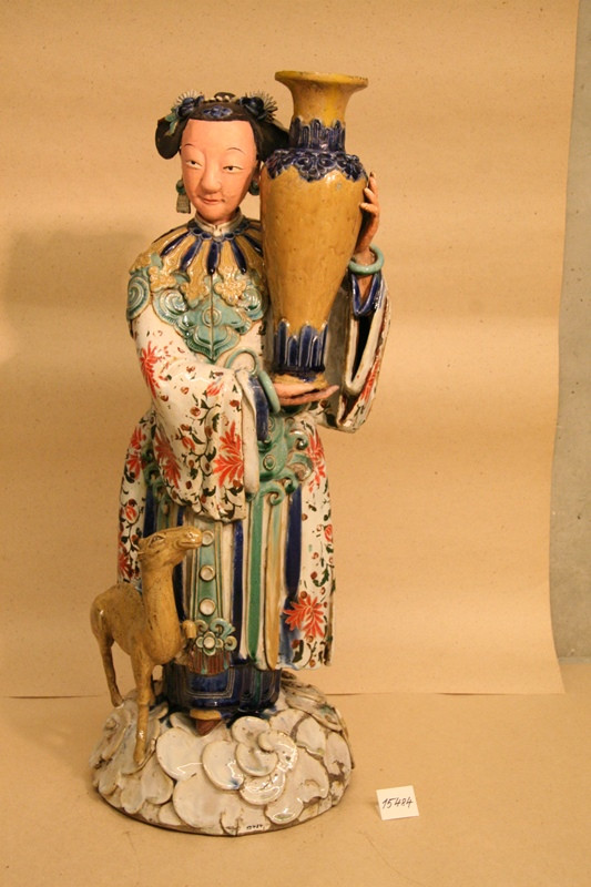 neurčený autor - figura ženy s vázou