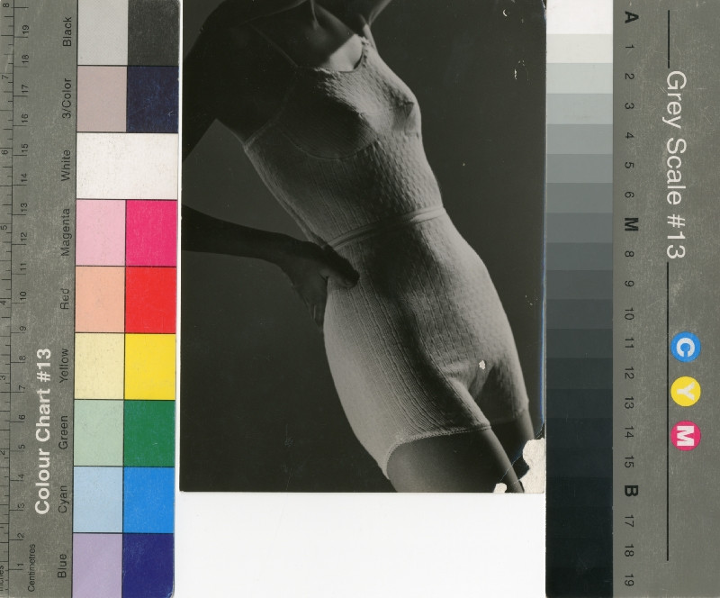 Franz Fiedler - Reklamní foto na dámské teplé spodní prádlo