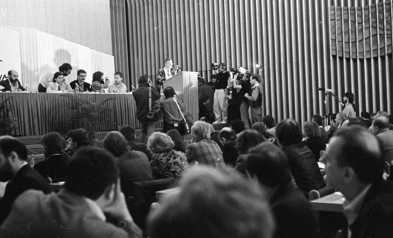 Dagmar Hochová - Republikový sněm Občanského fóra v sídle Vodních staveb v Praze-Holešovicích, 12. a 13. 1. 1991