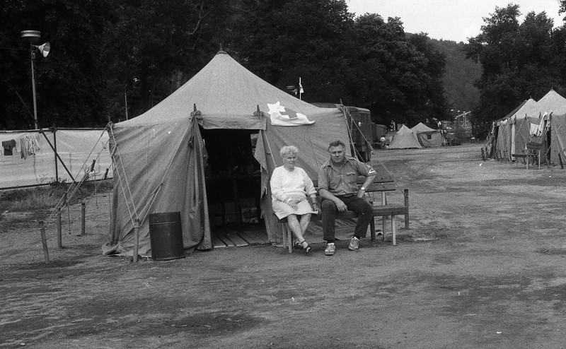 Dagmar Hochová - Tábor pro rumunské migranty v Děčíně, 18. 8. 1990