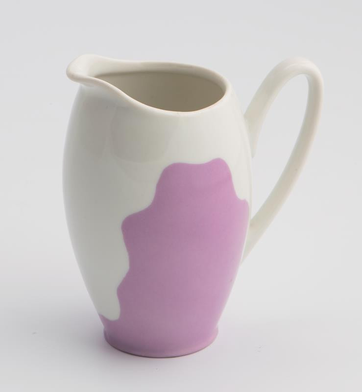 n.p. Karlovarský porcelán Loučky - mlékovka z čajového souboru