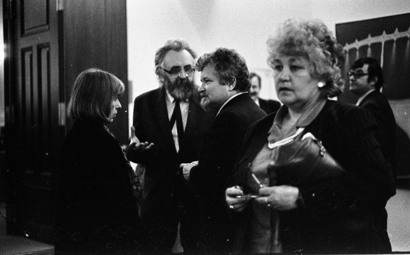 Dagmar Hochová - V předsálí České národní rady, jaro 1991