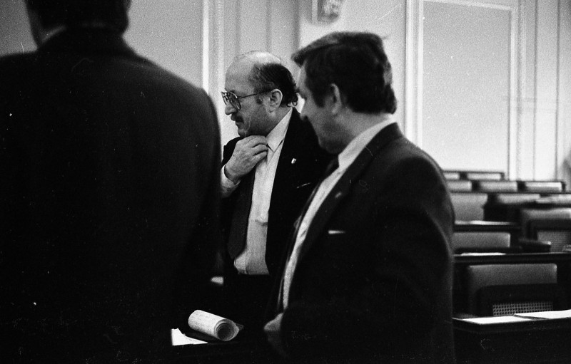 Dagmar Hochová - Poslanec Pavel Balcárek v jednacím sále České národní rady, jaro 1991