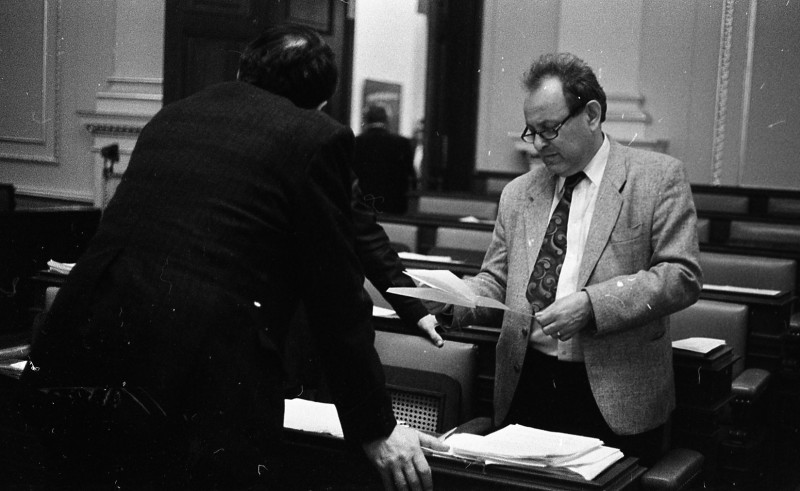 Dagmar Hochová - Poslanec Pavel Klener o přestávce jednání pléna České národní rady, září 1991