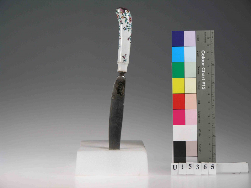 Holitscher Fayencemanufaktur - nůž - příbor s fajánsovými střenkami