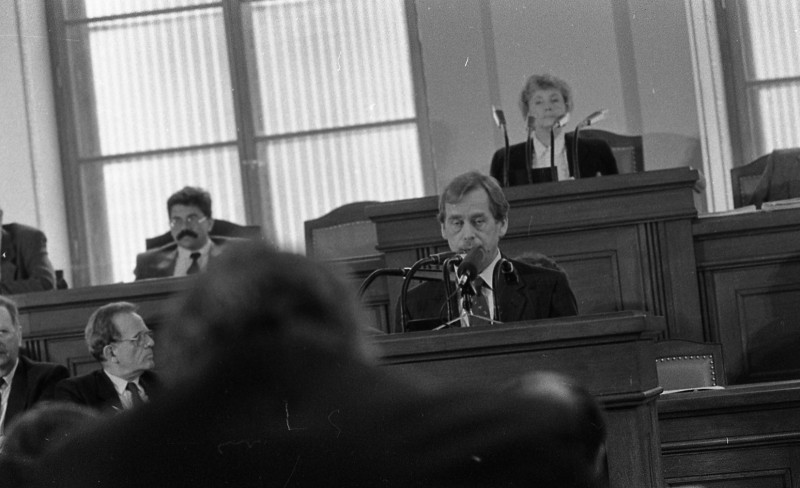 Dagmar Hochová - Prezident Václav Havel diskutuje na plénu České národní rady, 18. 6. 1991