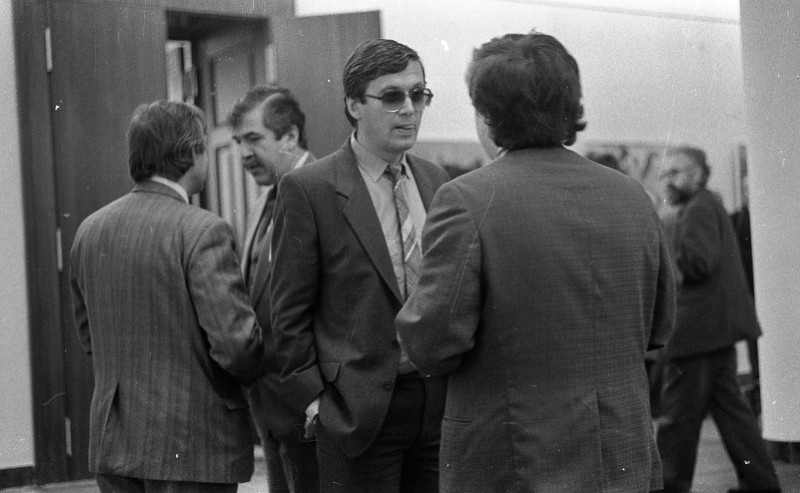 Dagmar Hochová - V předsálí České národní rady, podzim 1990