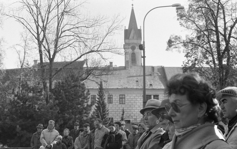 Dagmar Hochová - Poslanec České národní rady Jan Květ o státním svátku doma v Třeboni, 28. 10. 1991