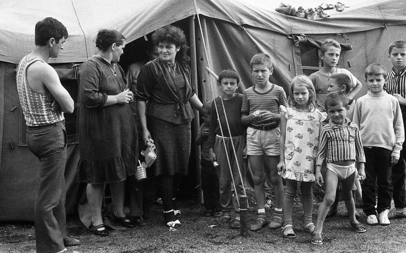 Dagmar Hochová - Tábor pro rumunské migranty v Děčíně, 18. 8. 1990