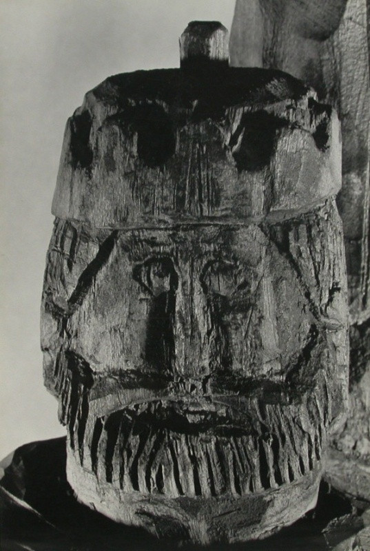 Jan Svoboda - Bez názvu (Lidová řezba, hlava krále), z cyklu Pojednání o plastice / Untitled, from the Essays on Sculpture cycle