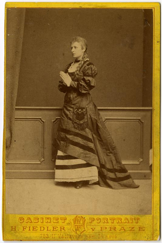 Hynek Fiedler - Portrét herečky Marie Pospíšilové (nar. 1864 v Praze - Karlíně)