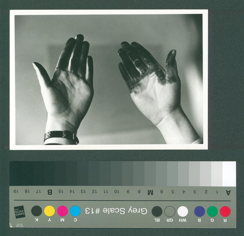 Jiří Hynek Kocman - Touch Activity : Touch coloured hands