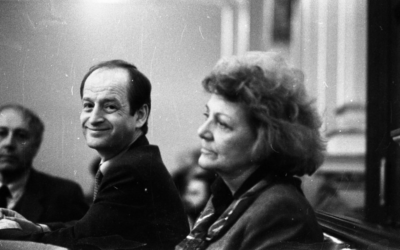 Dagmar Hochová - Poslanci Petr Koháček a Heda Čechová na plenární schůzi České národní rady, květen 1991