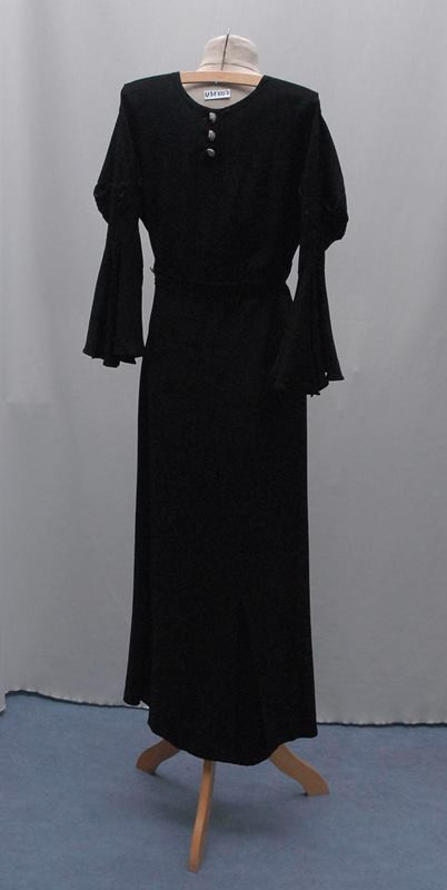 neurčený autor - šaty černé