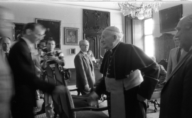 Dagmar Hochová - Výprava církevního a humanitárního výboru České národní rady ke kardinálu Františku Tomáškovi, červenec 1990