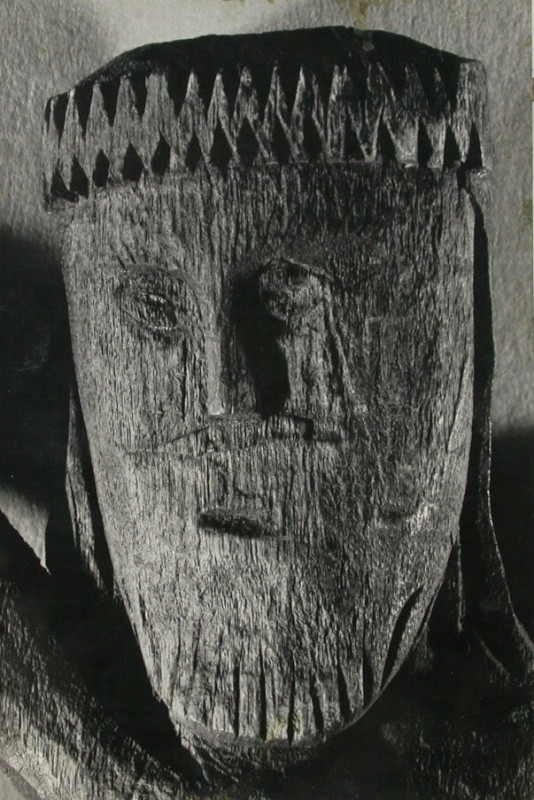 Jan Svoboda - Bez názvu (Lidová řezba, hlava Krista), z cyklu Pojednání o plastice / Untitled, from the Essays on Sculpture cycle