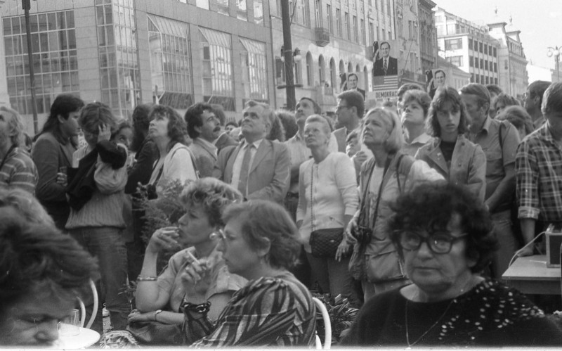 Dagmar Hochová - Manifestace na podporu svobody v Sovětském svazu 21. srpna 1991 na Václavském náměstí