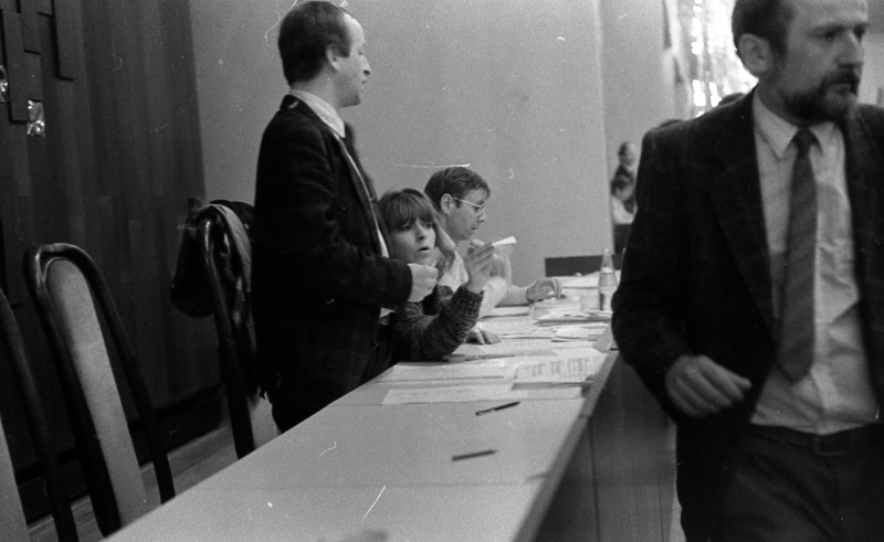 Dagmar Hochová - Poslanecký klub Občanského fóra v sále státních aktů České národní rady, podzim 1990