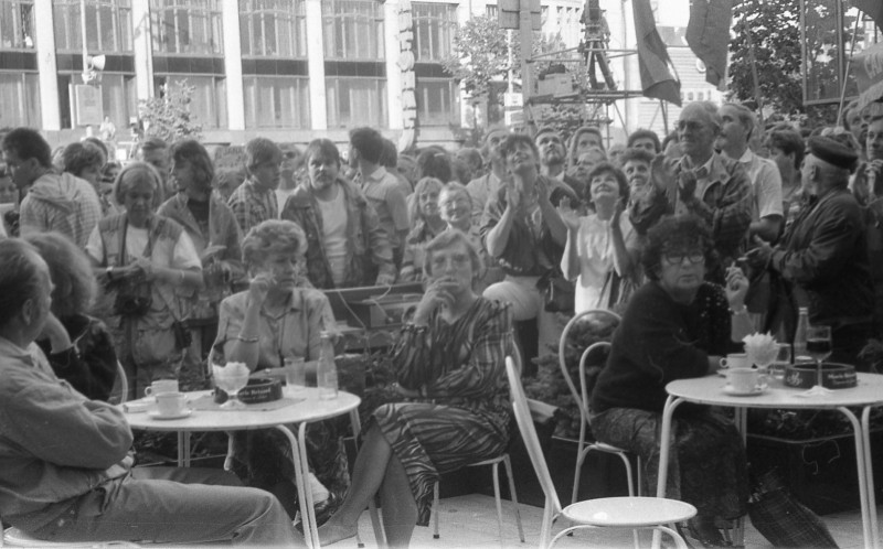 Dagmar Hochová - Manifestace na podporu svobody v Sovětském svazu 21. srpna 1991 na Václavském náměstí