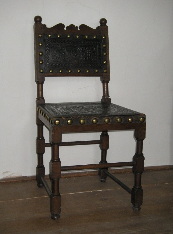 neurčený autor - židle s koženým sedákem a opěradlem