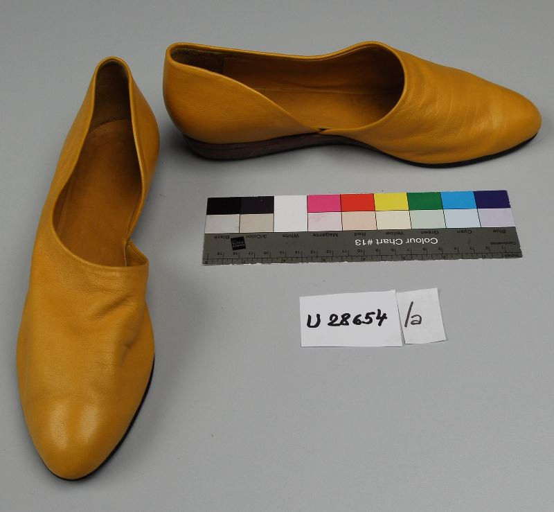 Liběna Rochová - šaty společenské, doplněno obuví