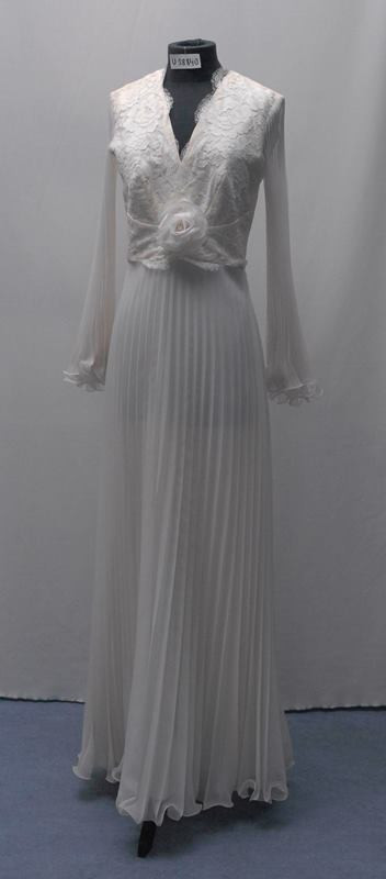 Carl Hoffmann - šaty svatební