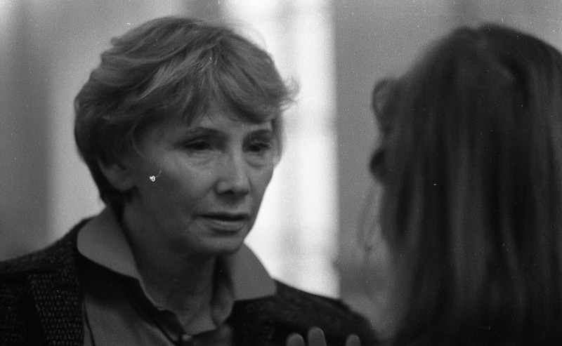 Dagmar Hochová - Předsedkyně sněmovny Dagmar Burešová v předsálí České národní rady, jaro 1991