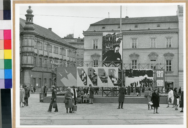 Jindřich Štreit - Náměstí Svobody s konstrukcí, výzdoba k VŘSR