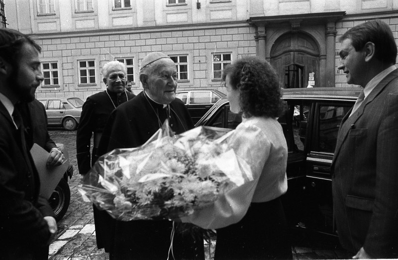 Dagmar Hochová - Návštěva kardinála Františka Tomáška v České národní radě, 22. 11. 1990