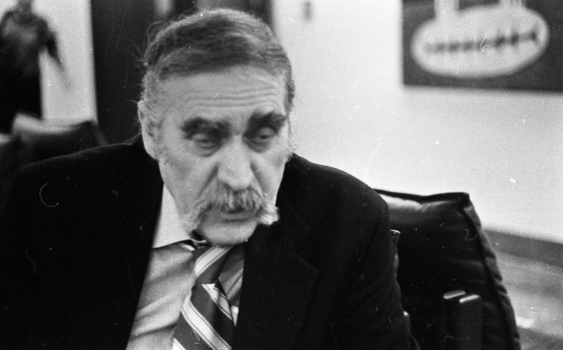 Dagmar Hochová - Poslanec Vladimír Preclík v kuloárech České národní rady, jaro 1991