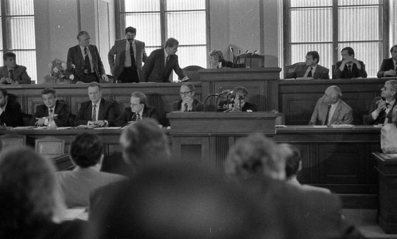 Dagmar Hochová - Prezident Václav Havel diskutuje na plénu České národní rady, 18. 6. 1991