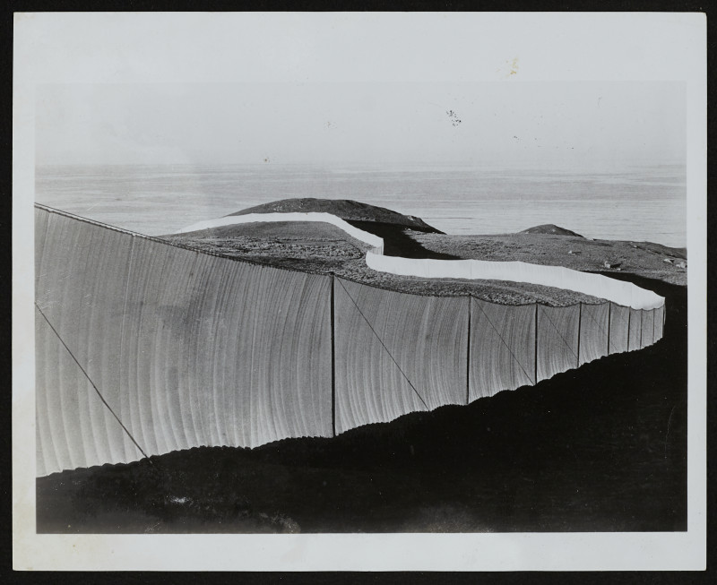 Christo - Running Fence 1972-76, Sonoma and Marin Counties, State of California, height 18 feet, length 24 miles