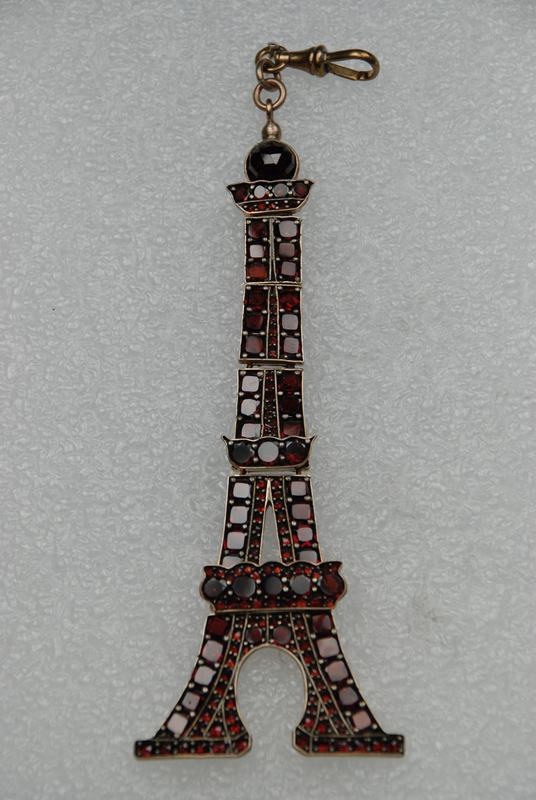 neurčený autor - šatlén ve tvaru Eiffelovy věže