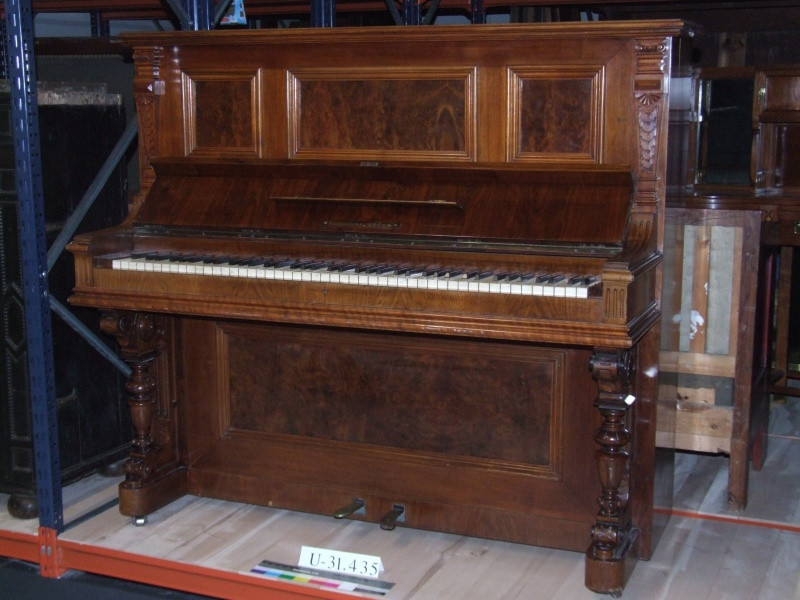 C. Buchta - historizující pianino