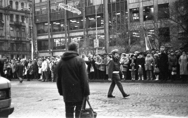 Dagmar Hochová - Manifestace na podporu prezidenta Václava Havla 21. listopadu 1991 na Václavském náměstí