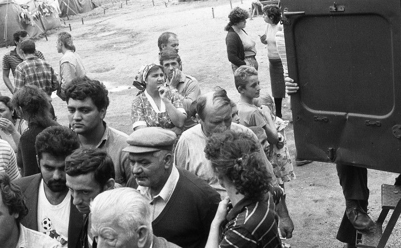 Dagmar Hochová - Tábor pro rumunské migranty v Děčíně, 18. 8. 1990