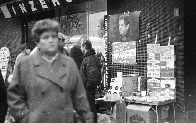 Dagmar Hochová - Manifestace na podporu prezidenta Václava Havla 21. listopadu 1991 na Václavském náměstí