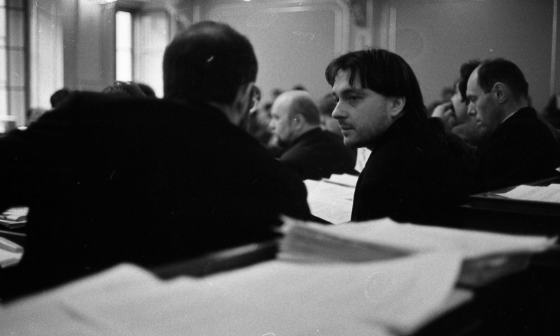 Dagmar Hochová - Poslanec Ladislav Jakl na plenárním zasedání České národní rady, jaro 1991