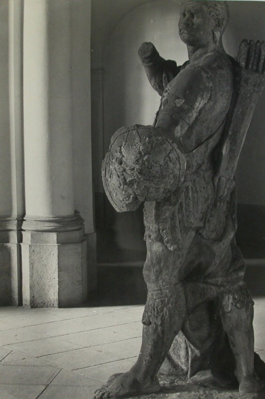 Jan Svoboda - Bez názvu (Mouřenín s pozdviženou pravicí, Ferdinand Maxmilián Brokof), z cyklu Pojednání o plastice / Untitled, from the Essays on Sculpture cycle