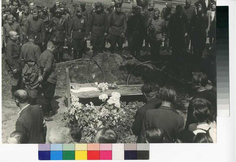 Karel Poličanský - Pohřeb rudého tankisty (Praha - Libeň, 10.května 1945)