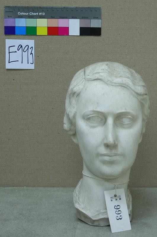 Josef Kubíček - Portrétní busta (sochařova manželka Marie Kubíčková)