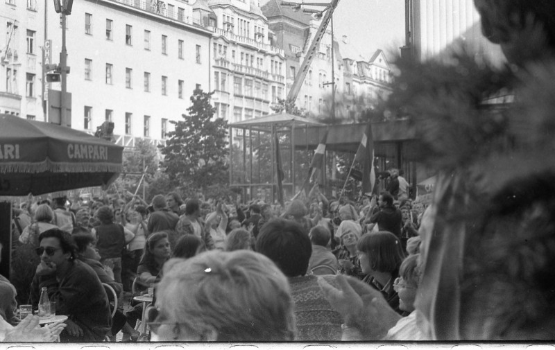 Dagmar Hochová - Manifestace na podporu svobody v Sovětském svazu 21. srpna 1991 na Václavském náměstí