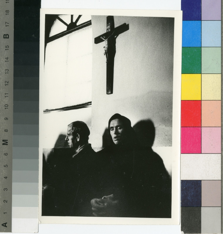 Josef Koudelka - Muž a žena pod krucifixem