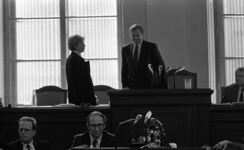 Dagmar Hochová - Prezident Václav Havel diskutuje na plénu České národní rady, 18. 6. 1991