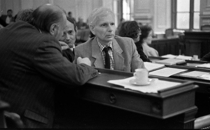 Dagmar Hochová - Poslanci Josef Hejsek, Jaromír Stibic a Josef Effenberger na plenárním zasedání České národní rady, léto 1991
