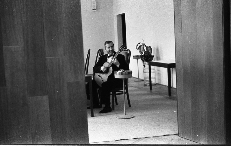 Dagmar Hochová - Vystoupení kytaristy Jiřího Raka a herce Alfréda Strejčka v České národní radě, jaro 1991