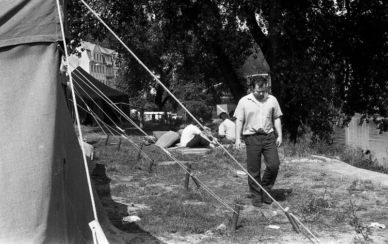 Dagmar Hochová - Tábor pro rumunské migranty v Děčíně, 18. 8. 1990